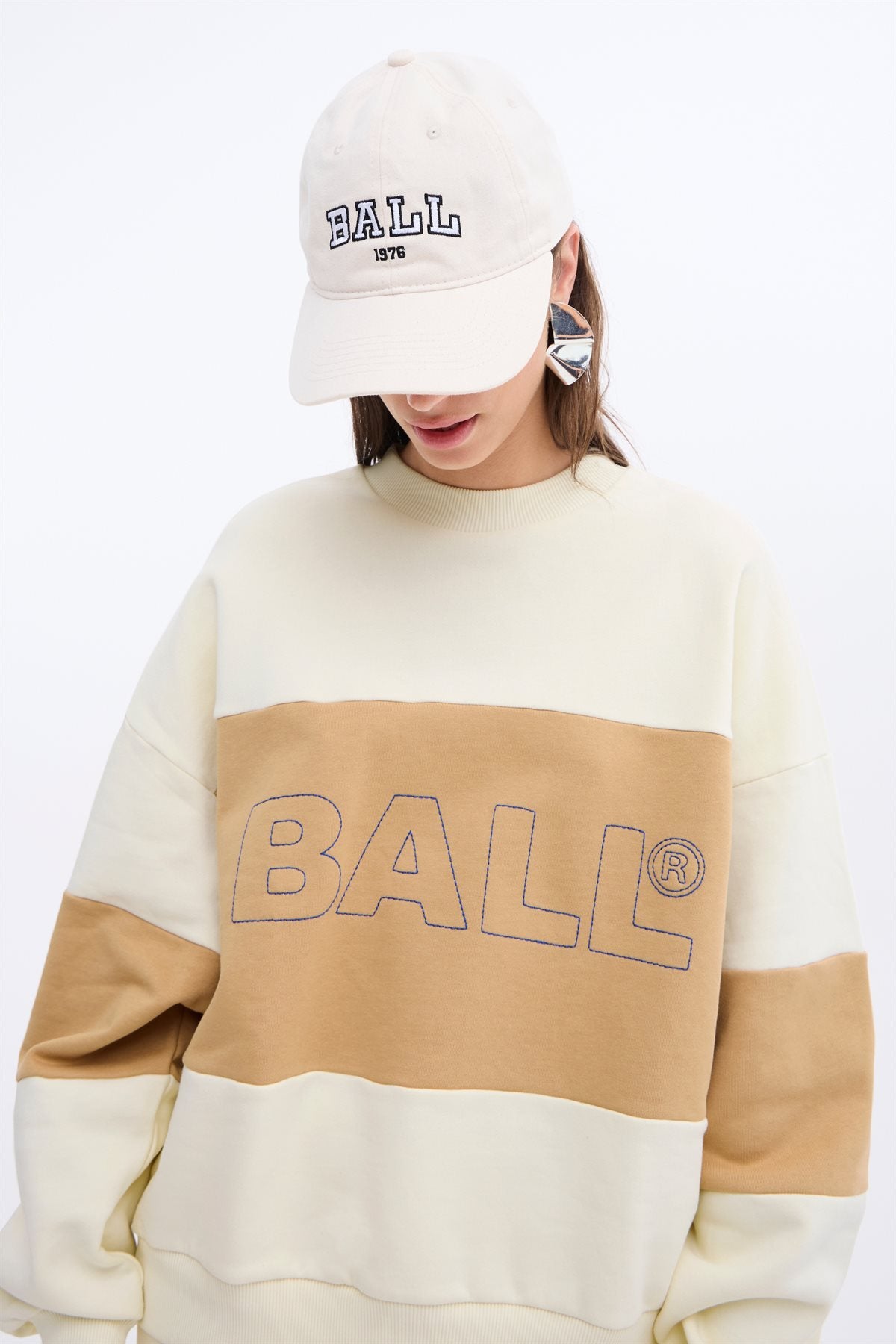 BALL CHAIN CREW NECK