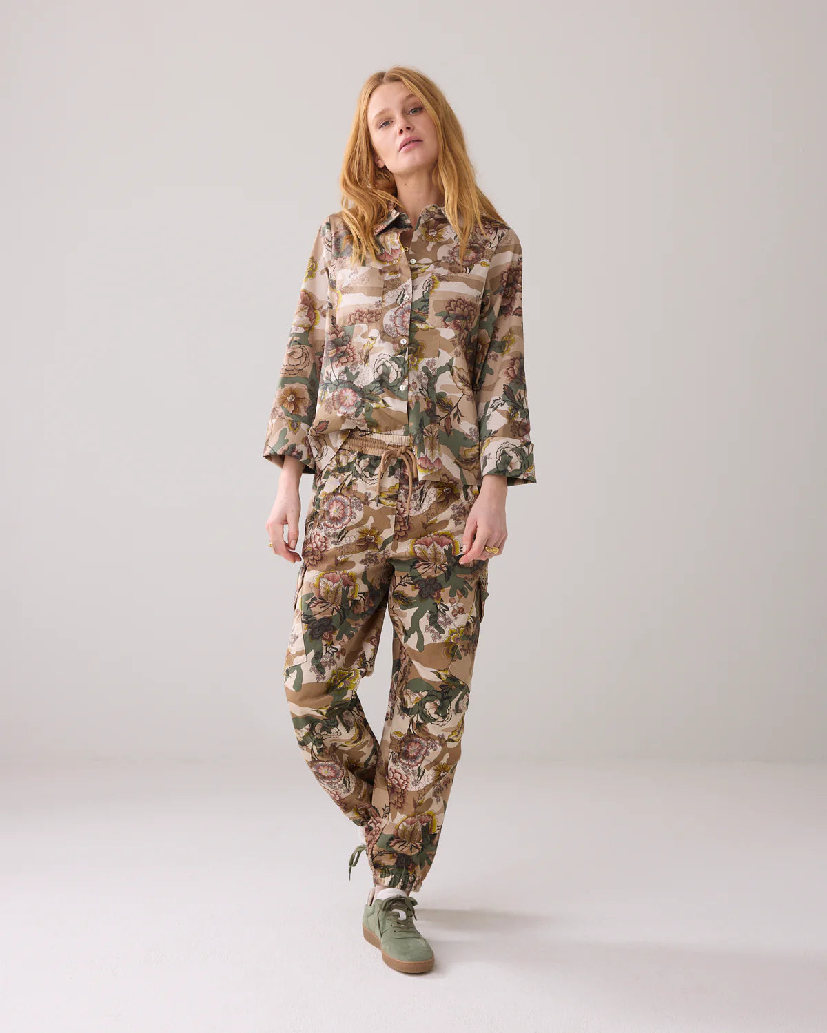 SUMMUM BLOUSE CAMOUFLAGE FLOWERS